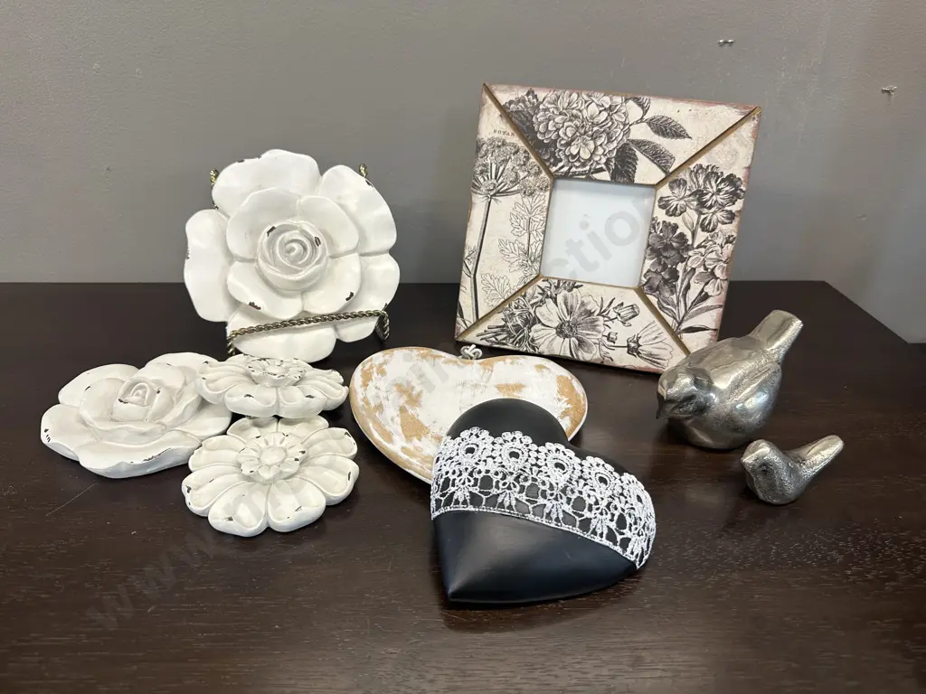 Set Of 4 Amberlene Cream Perennials Wall Art, Love Hearts, Birds & Photo Frame Image 1++