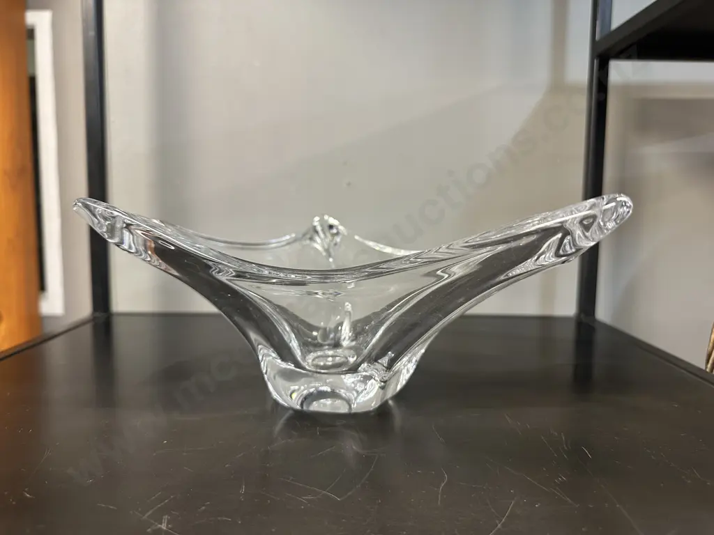 Vintage Elongated Scalloped Art Glass Centerpiece H11,W34,D21cm. Image 1++