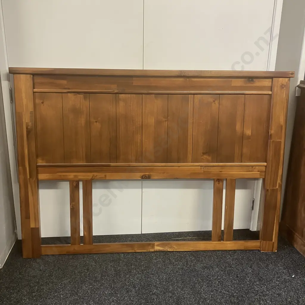Wooden Panelled Kingsize Headboard. H118 W170 D8cm Image 1++