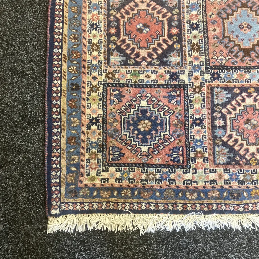 Persian Rug - Blues & Pinks 154 x 103cm Image 1++