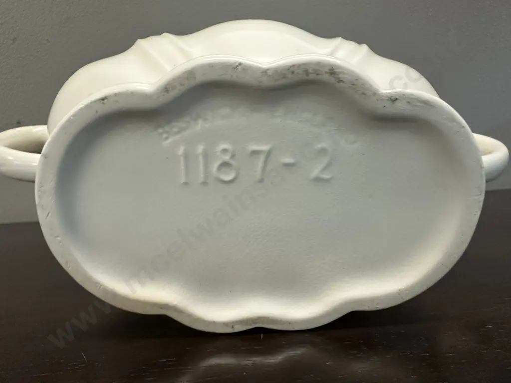 Beswick Ware Ivory Mantle Vase #1187-2 H11,W24cm. Image 1++