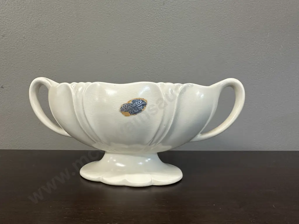 Beswick Ware Ivory Mantle Vase #1187-2 H11,W24cm. Image 1++