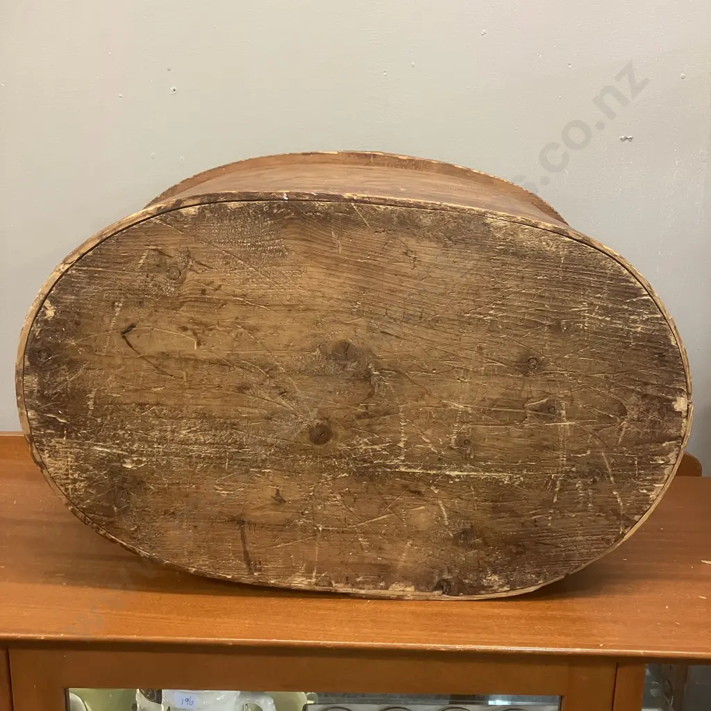 19th Century Scandinavian Folk Art  Svepask / Tine Box. H33 W54 D36cm Image 1++