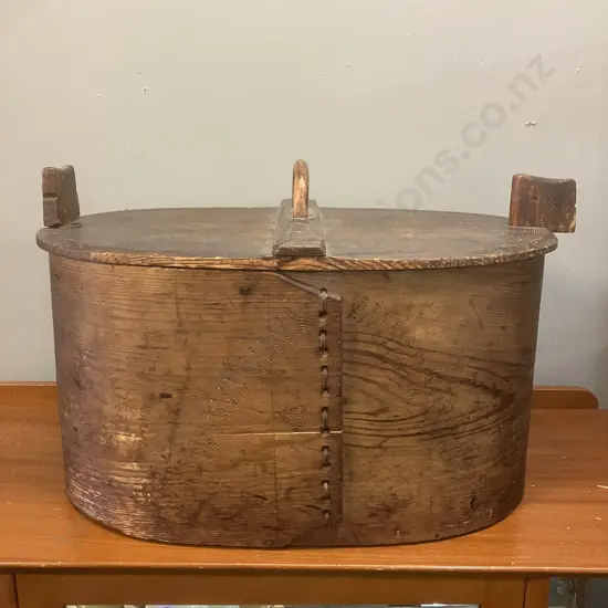 19th Century Scandinavian Folk Art  Svepask / Tine Box. H33 W54 D36cm