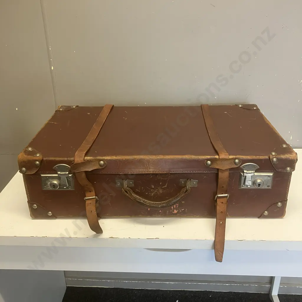 Vintage Pegasus Brand Suitcase. H19 W66 D39cm Image 1++