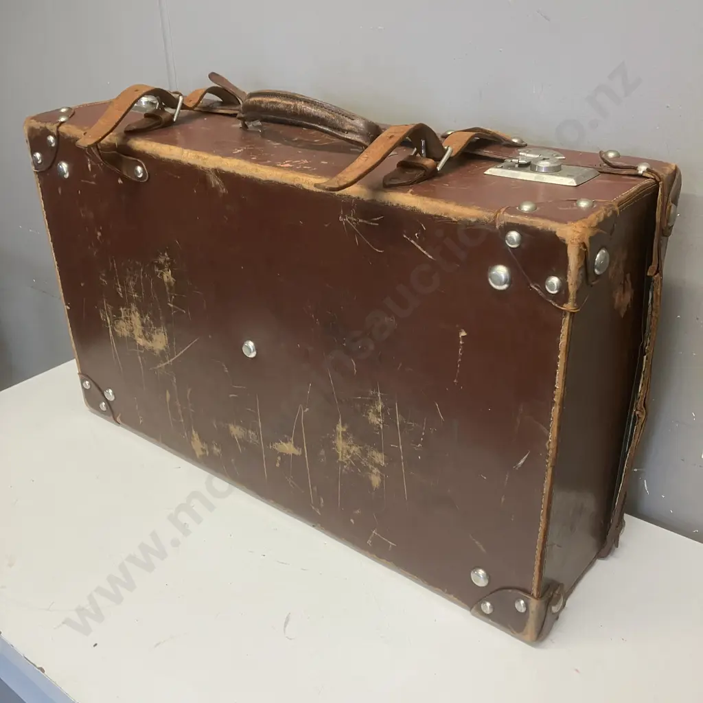 Vintage Pegasus Brand Suitcase. H19 W66 D39cm Image 1++