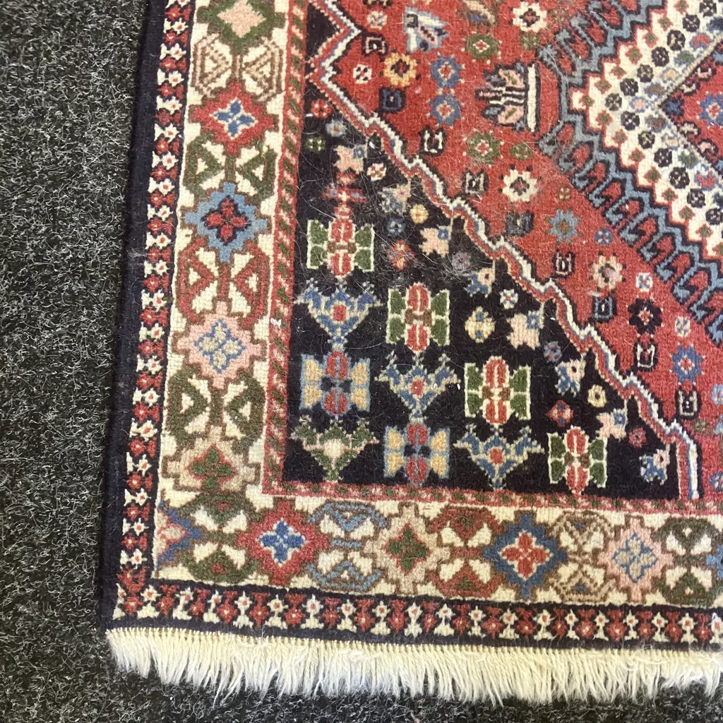 Persian Rug - Reds & Blues 134 x 79cm Image 1++