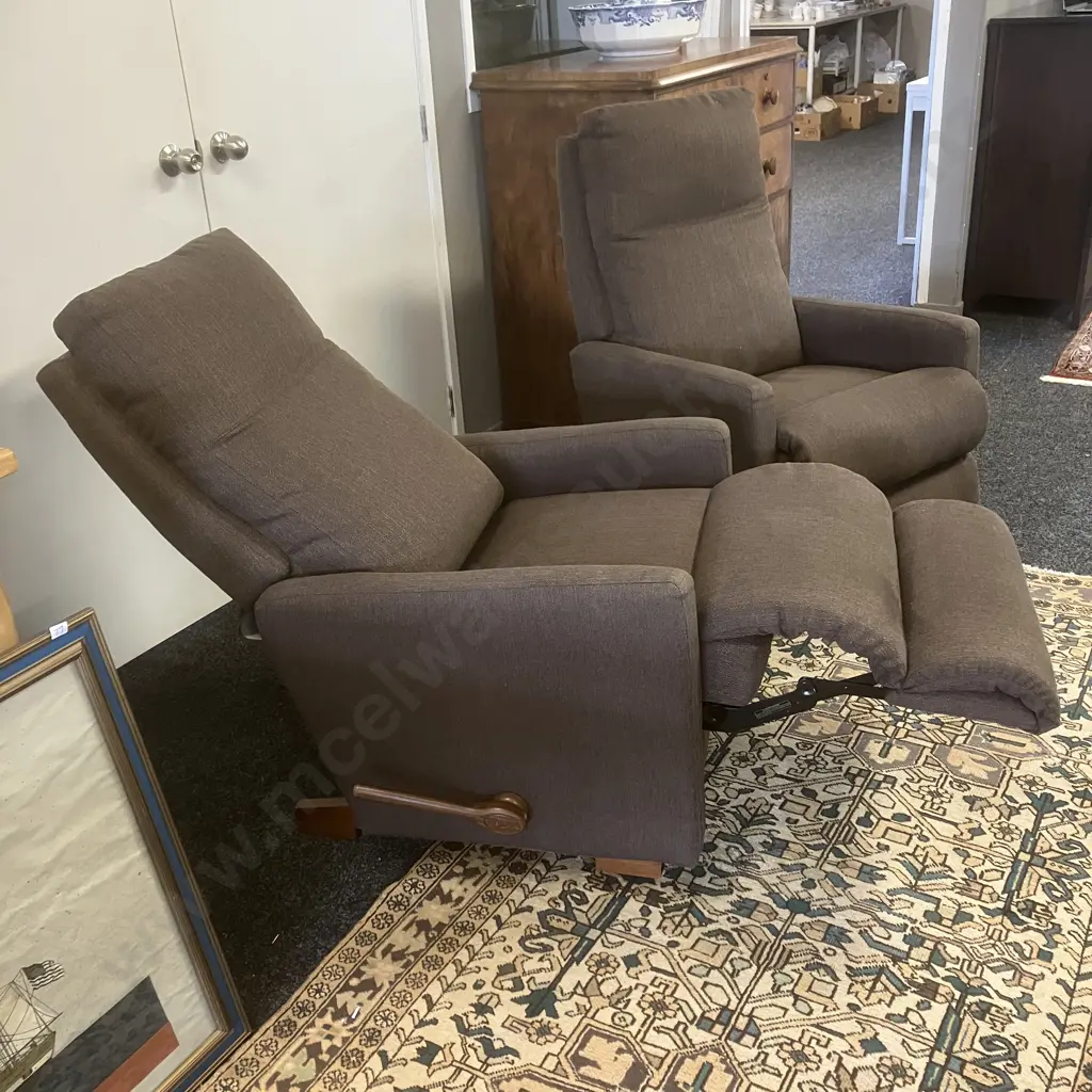 Pair of Brown Fabric Lazyboy Chairs Image 1++