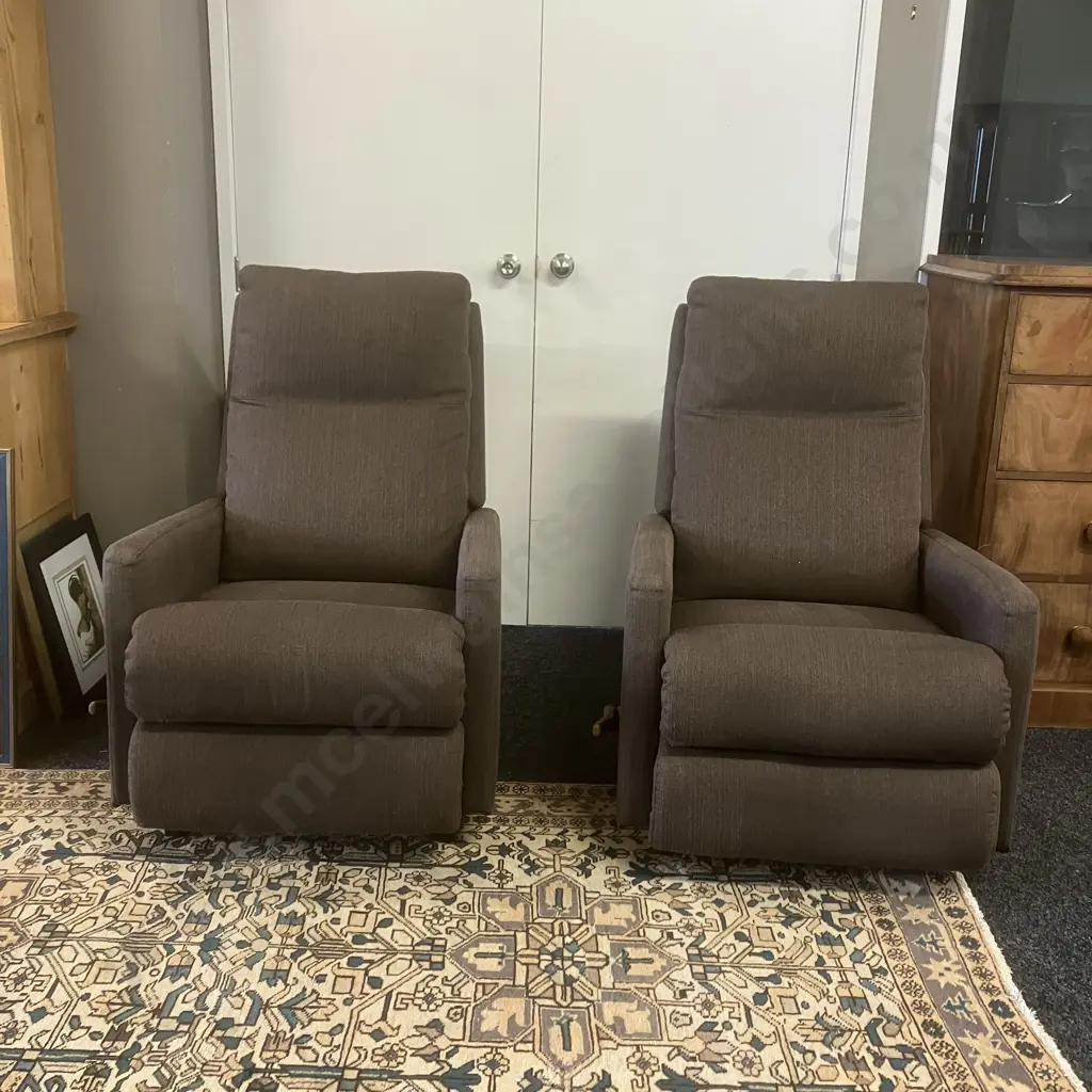 Pair of Brown Fabric Lazyboy Chairs Image 1++