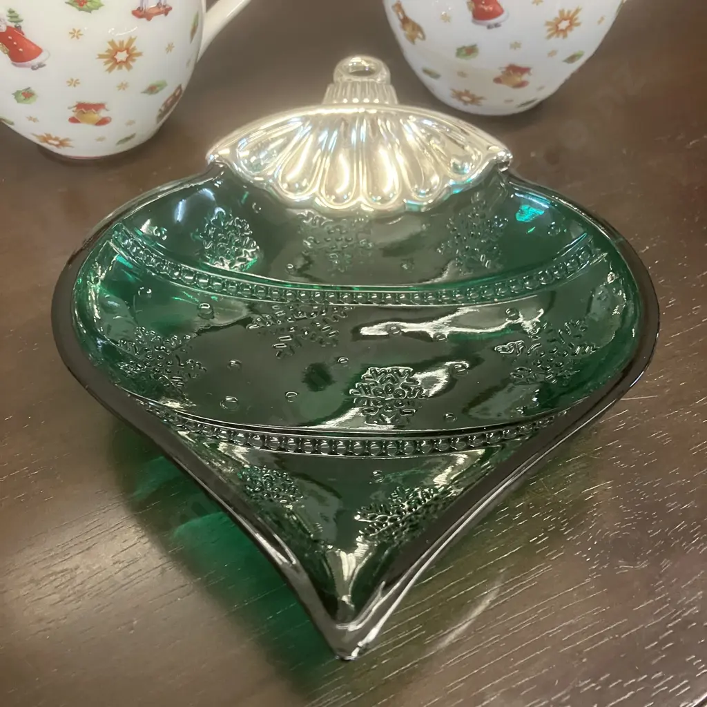 Pair of Villeroy & Boch 'Toys Delight' Christmas Porcelain Cups With a Mikasa Christmas Bauble Glass Candy Dish Image 1++