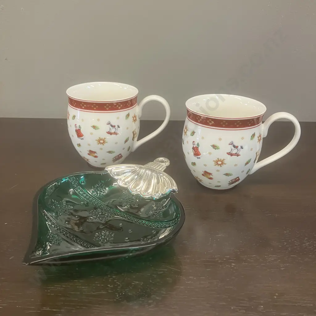 Pair of Villeroy & Boch 'Toys Delight' Christmas Porcelain Cups With a Mikasa Christmas Bauble Glass Candy Dish Image 1++