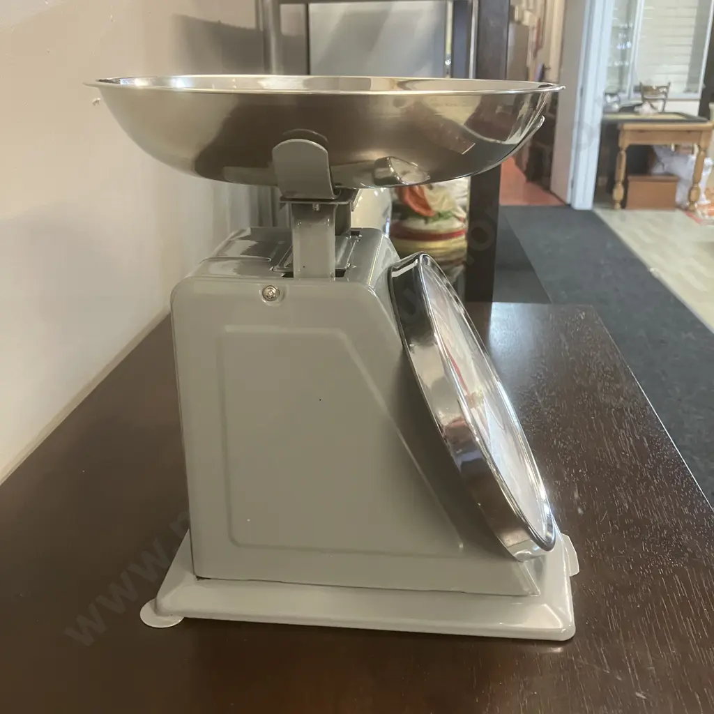 Mason Cash Baker Lane Grey Scales - 5Kg x 20g Image 1++