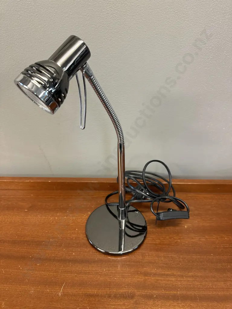 Modernist Stylux Chrome Metal Desk Lamp Image 1++