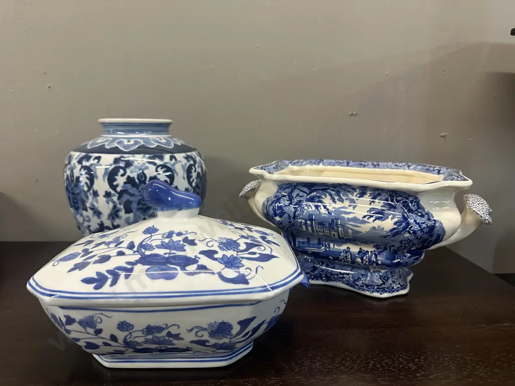 Blue & White China Items Including Masons Tureen Base, Lidded Serving Dish & Vase. Image 1++