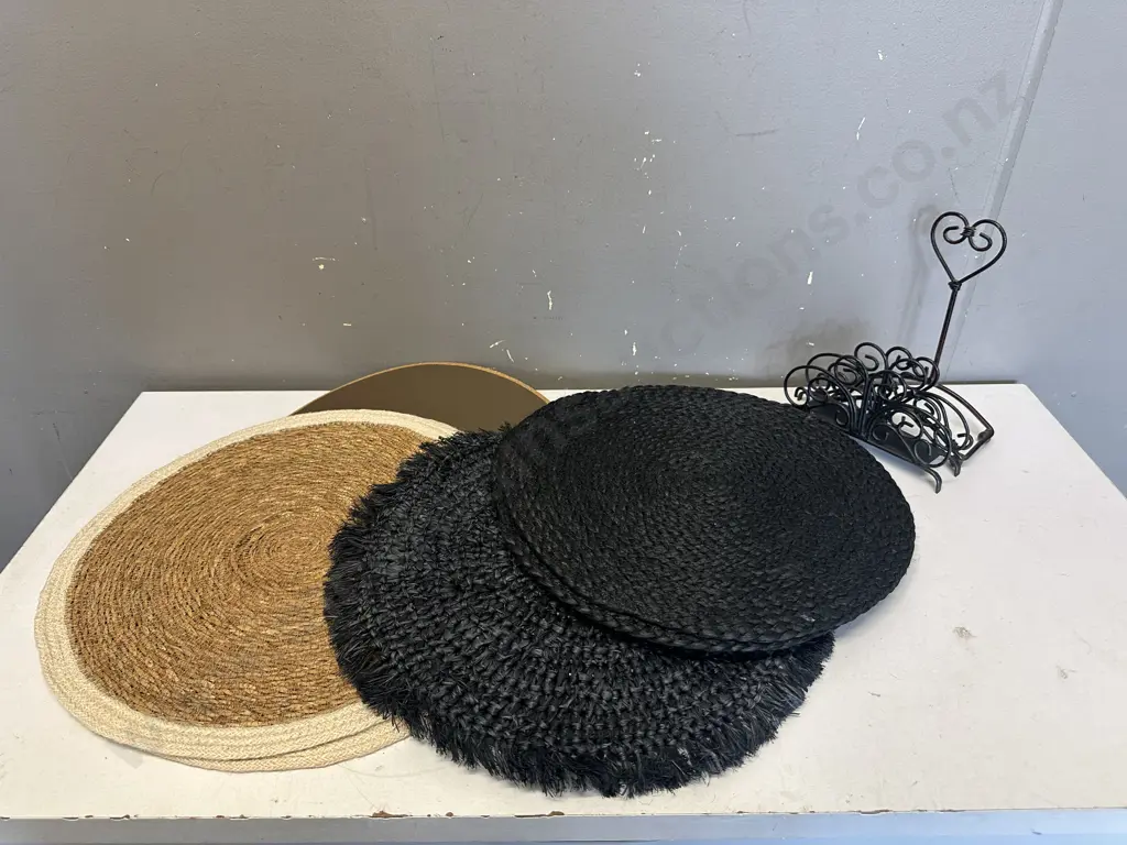 Selection Of Round Placemats Including Cork, Woven Etc With Serviette Holders Image 1++