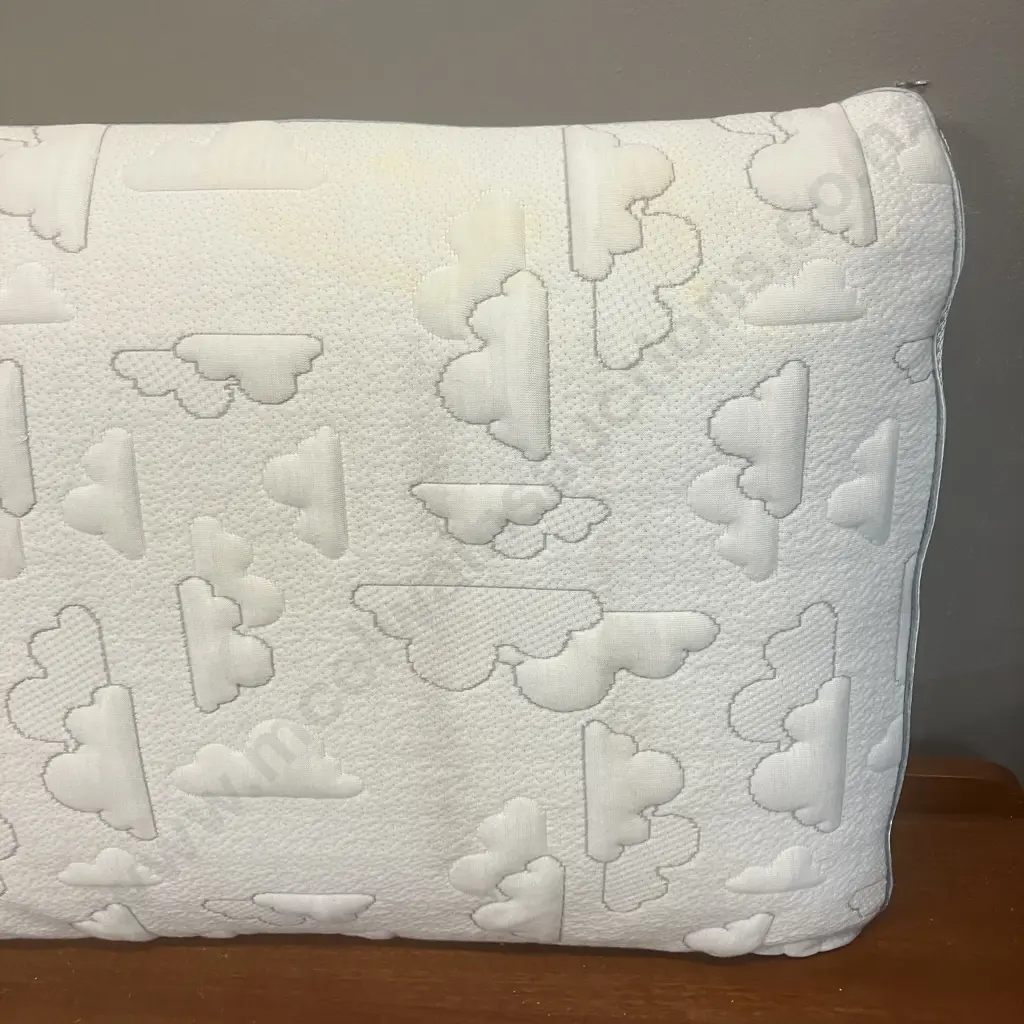 Sleepmaker ComfortTemp Fusion Gel Memory Foam Low Profile Pillow - Classic Image 1++