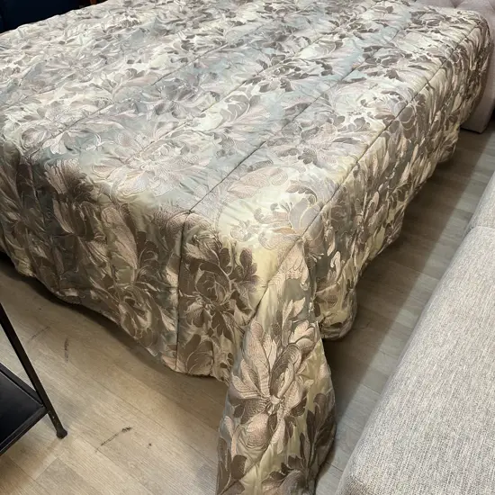 Stunning Queen Size Floral Bedspread Brown Tones