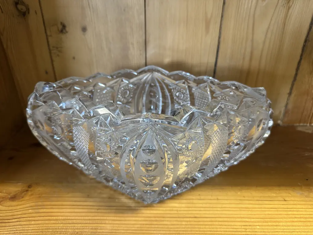 Stunning Vintage Cut Crystal Fruit Bowl H13.5,W30cm. Image 1++