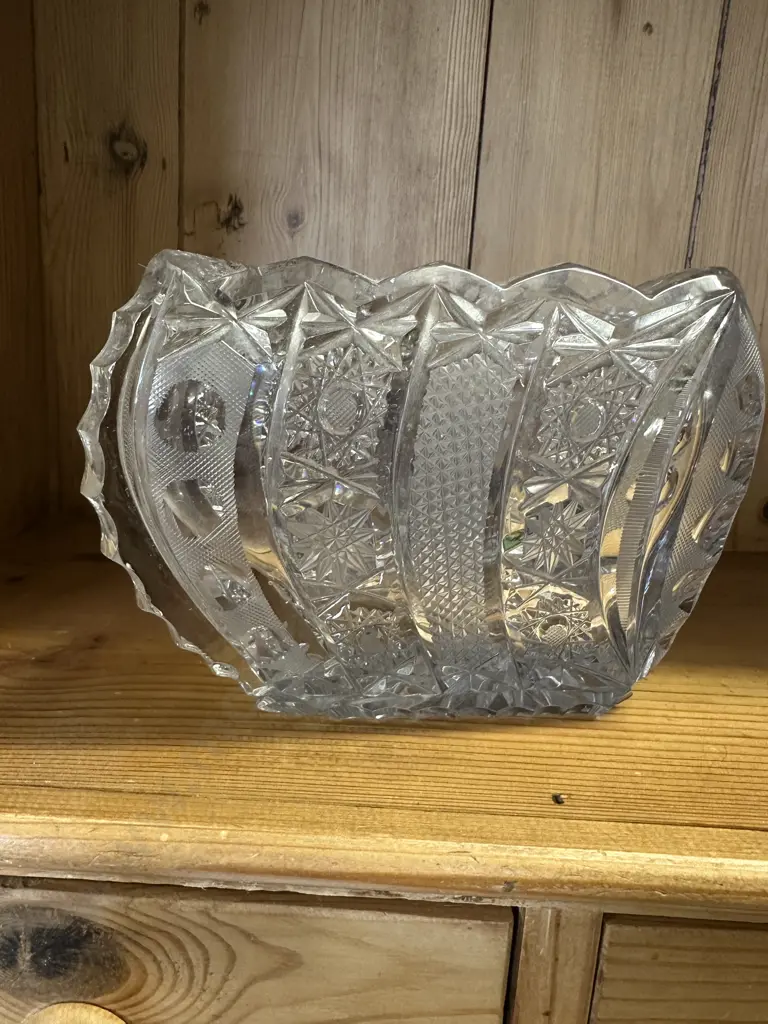 Stunning Vintage Cut Crystal Fruit Bowl H13.5,W30cm. Image 1++