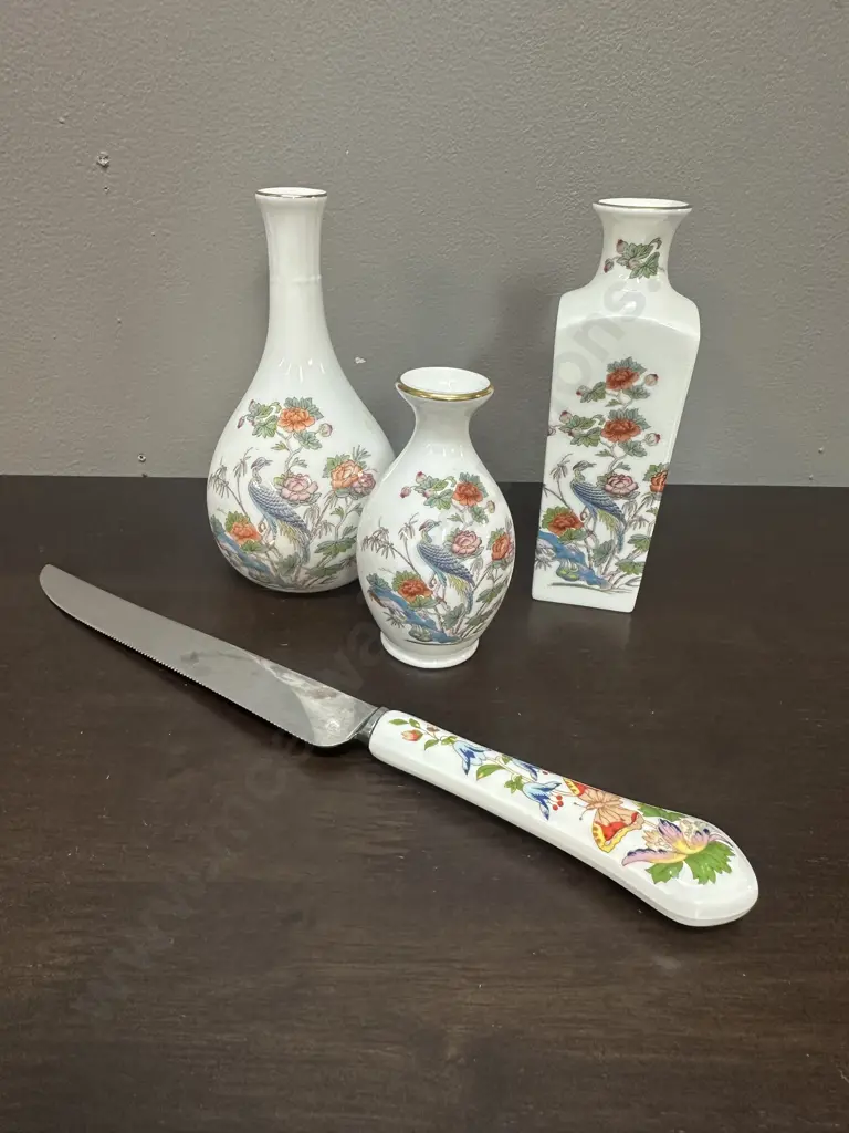 Selection Of Wedgwood Bud Vases & Aynsley Knife Image 1++