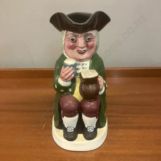 A Crown Devon Fielding's Musical Toby Made In England - Working. H22cm