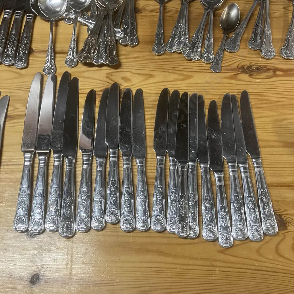 104 Pieces of Flatware Including Viners Kings Pattern Image 1++