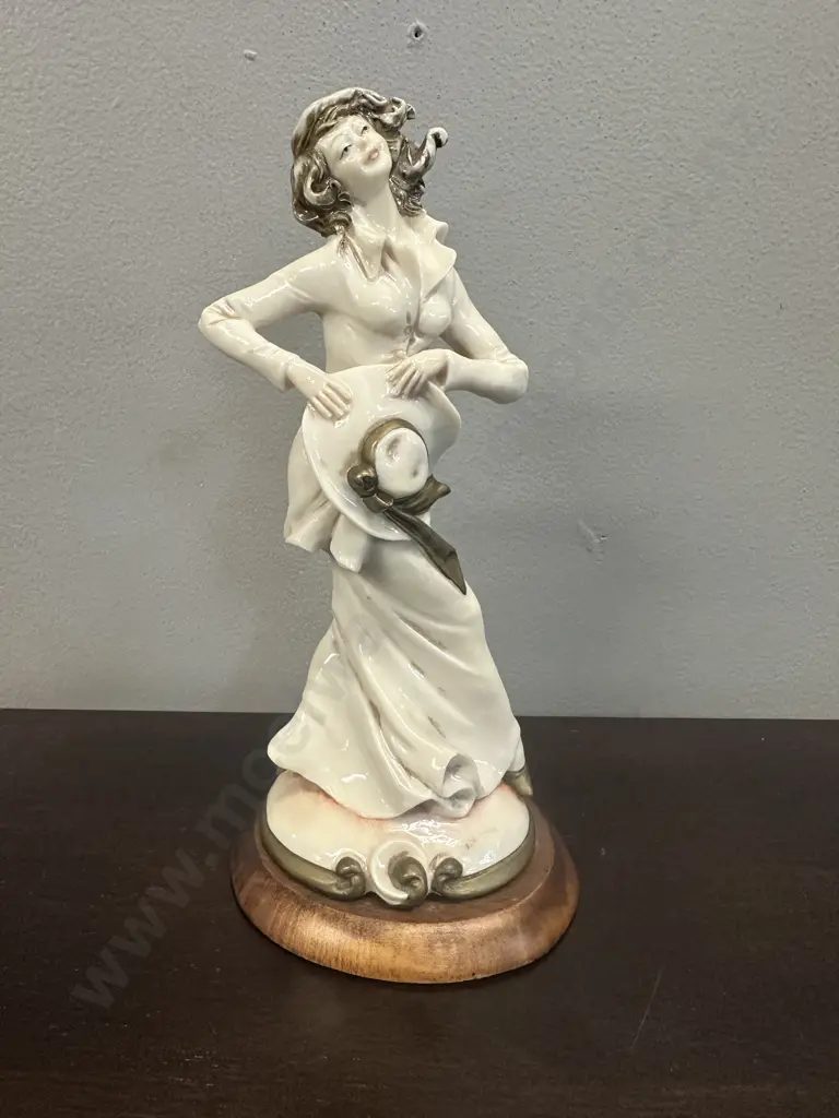 Porcelain Figurine Signed B. Merli Lady With Hat H21.5cm. Image 1++