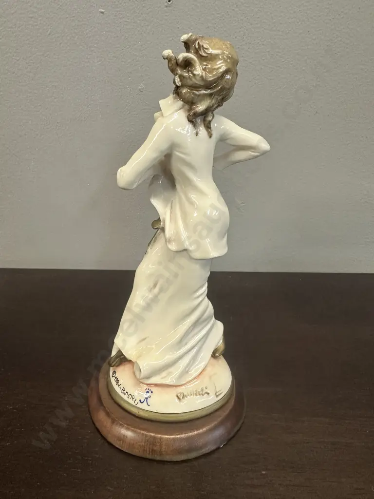 Porcelain Figurine Signed B. Merli Lady With Hat H21.5cm. Image 1++