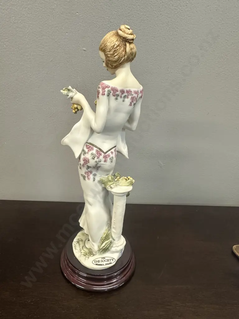 Giuseppe Armani 'Arianna'  Signed Porcelain Figurine H26cm. Image 1++