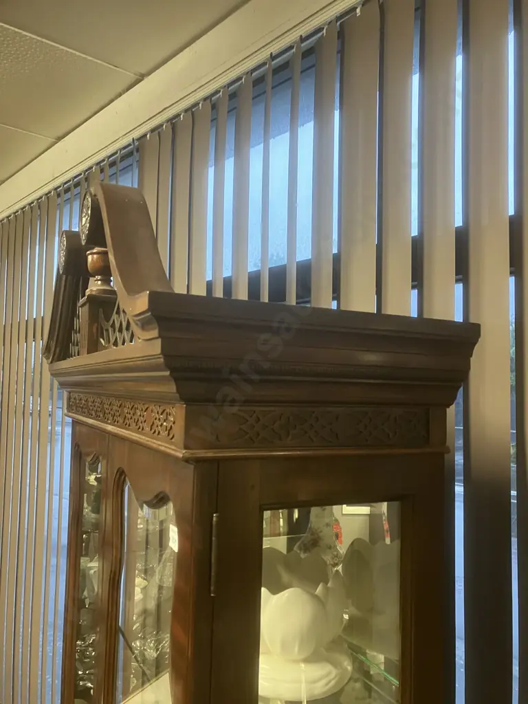 Mahogany 4 Door Display Cabinet. Shaped Bevelled Glass, Mirror Backed, Glass Shelves. Fretwork & Carved H218 W86.5 D36cm Image 1++