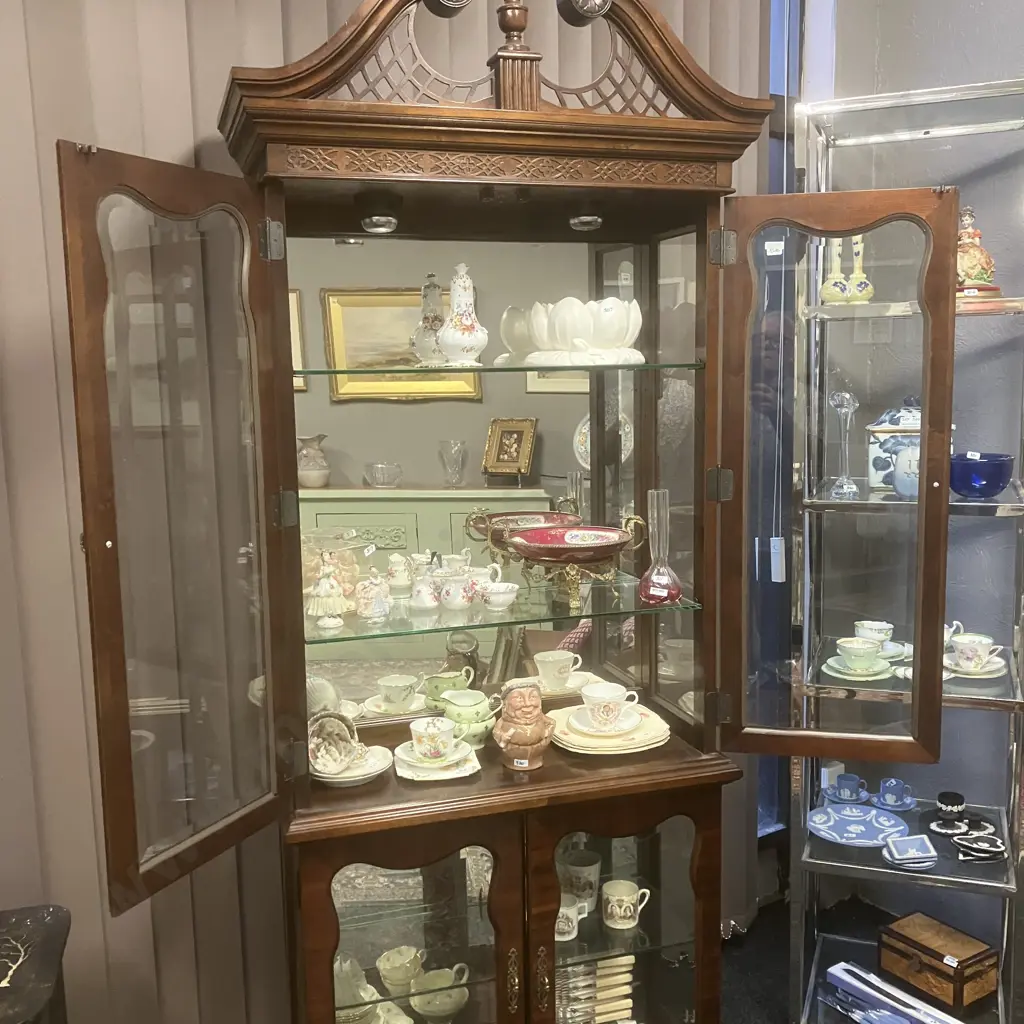 Mahogany 4 Door Display Cabinet. Shaped Bevelled Glass, Mirror Backed, Glass Shelves. Fretwork & Carved H218 W86.5 D36cm Image 1++