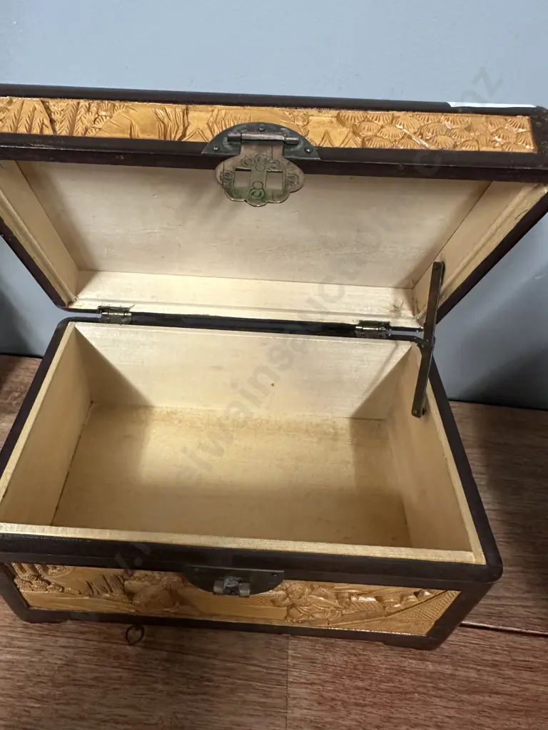 Oriental Carved Jewellery Box. H12 W23 D15cm Image 1++