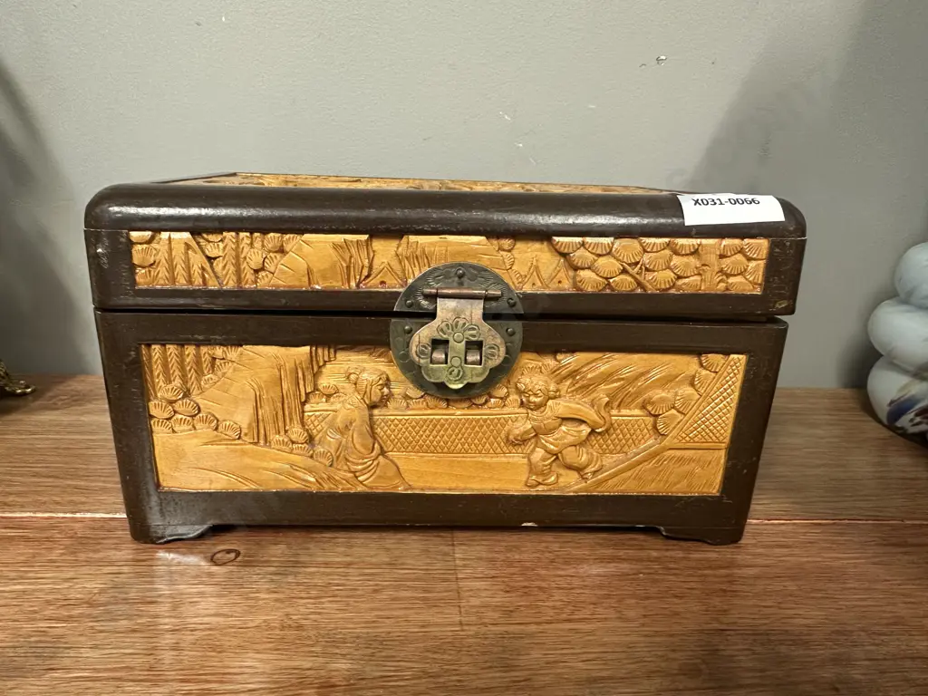 Oriental Carved Jewellery Box. H12 W23 D15cm Image 1++
