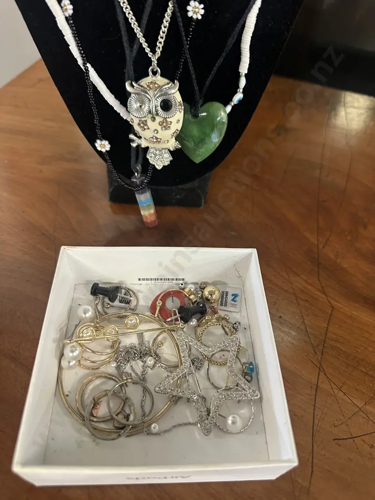 Assorted Jewellery Image 1++