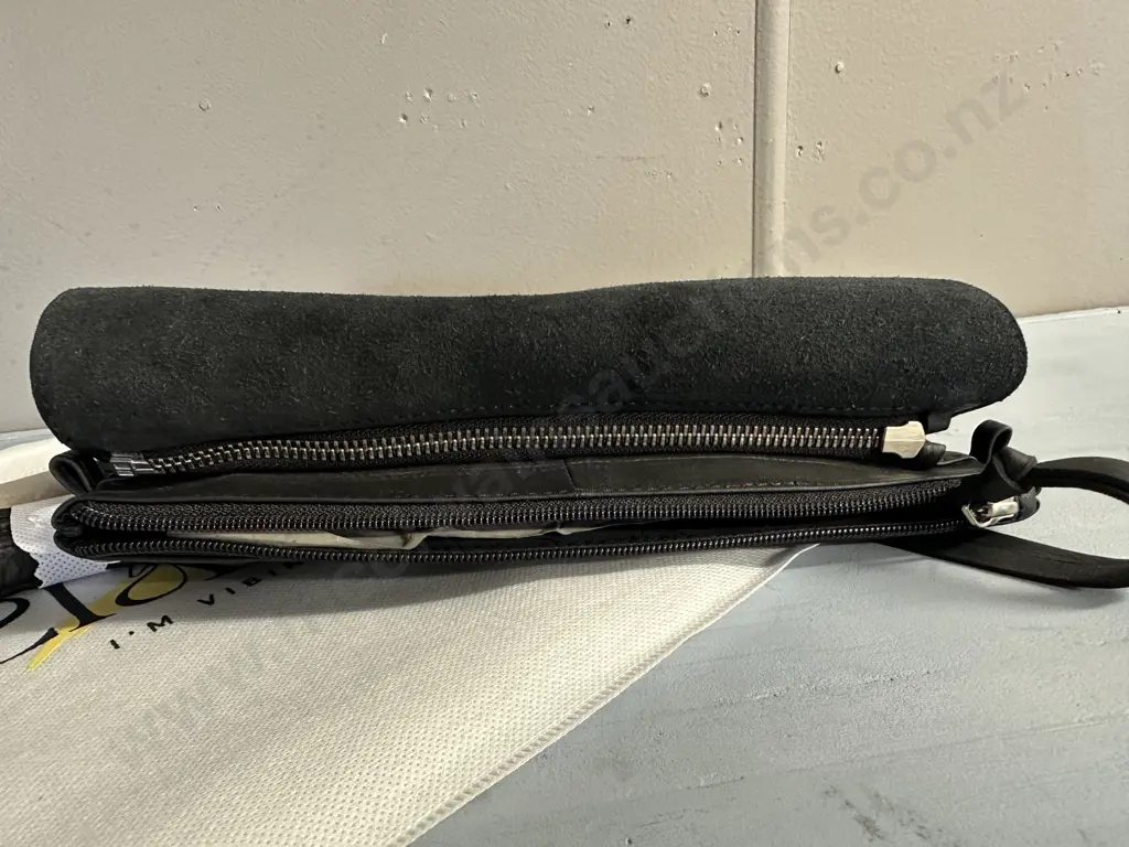 New Ciana Clutch/Shoulder Bag Image 1++