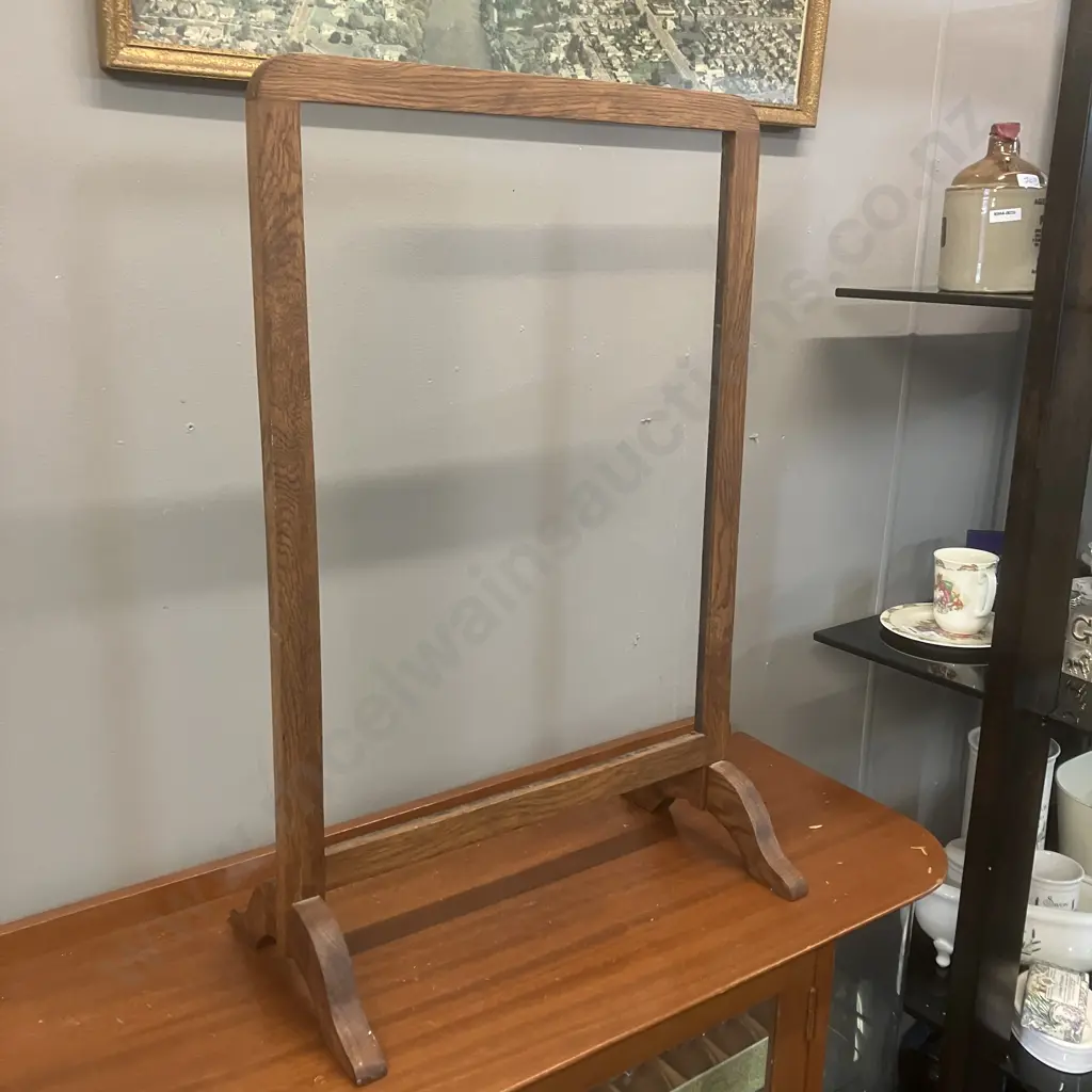 Freestanding Oak Frame. H70 W46 D25cm Image 1++