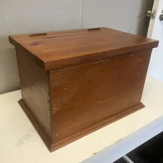 Vintage Wood Storage Chest With Hinged Lid. H29 W45 D32cm
