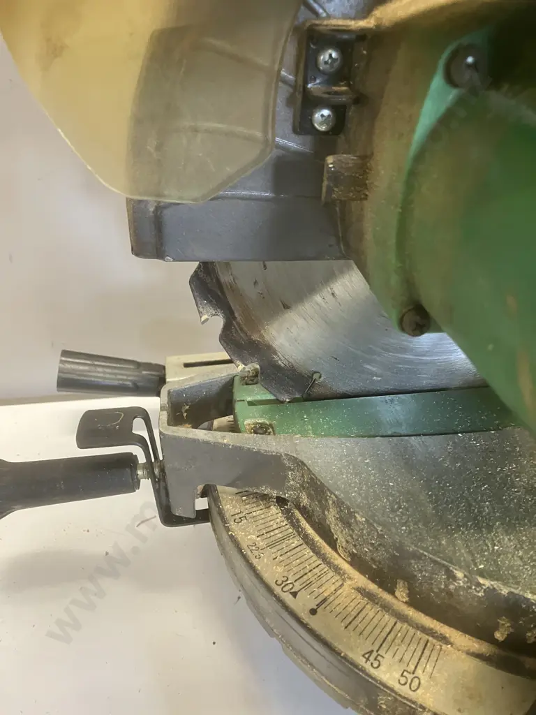 Hitachi Koki 1520W 255mm Compound Mitre Saw C10FCE2 With a Very Rusty Folding Mitre Saw Stand Image 1++