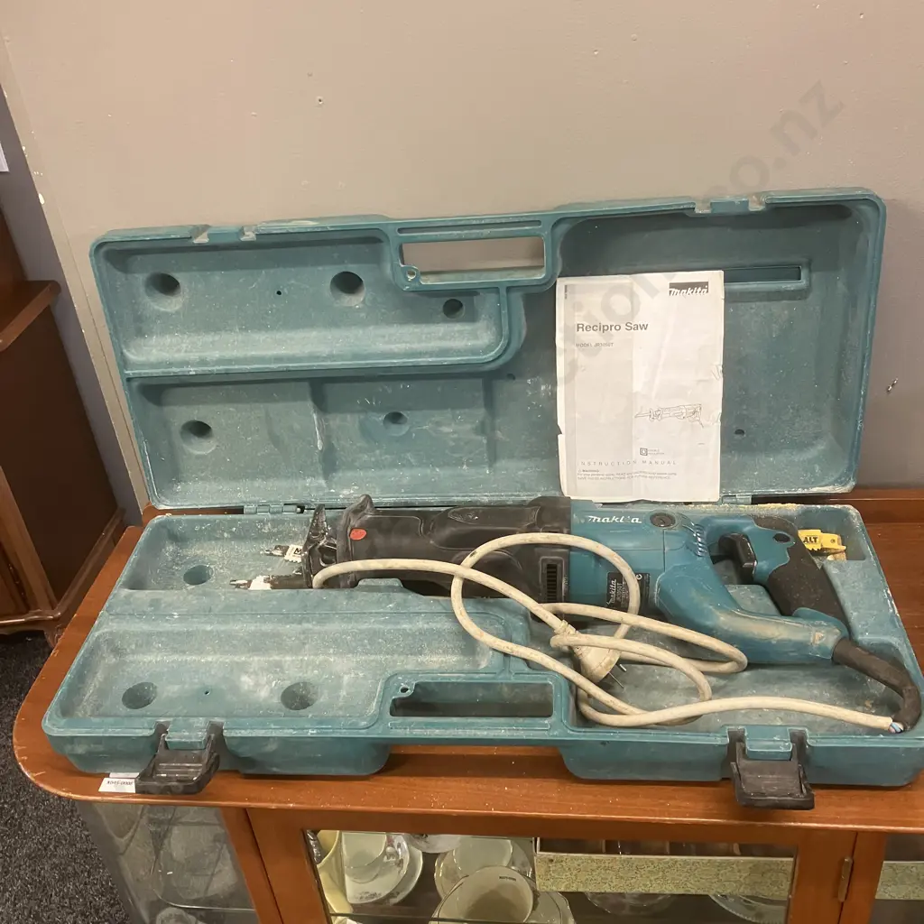 Makita JR3050T Recipro Saw In Moulded Case Image 1++
