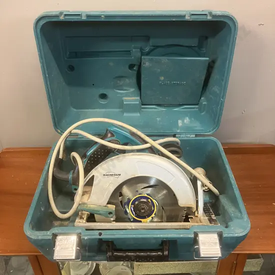 Makita 5007MGK 185mm (7-1/4") Circular Saw With New Blade In Moulded Case