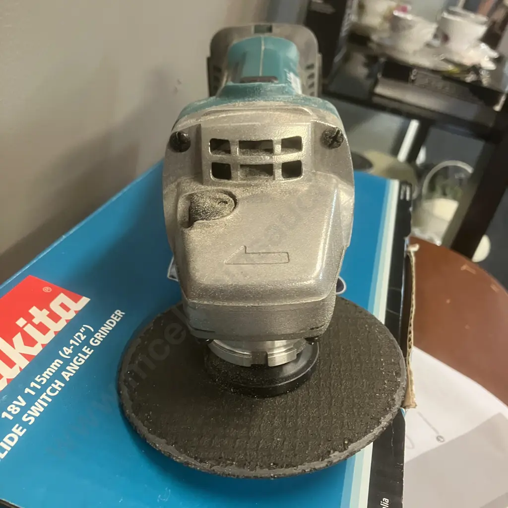 Makita 18V LXT 115mm (4-1/2") Slide Switch Angle Grinder Skin Only - DGA452Z Image 1++