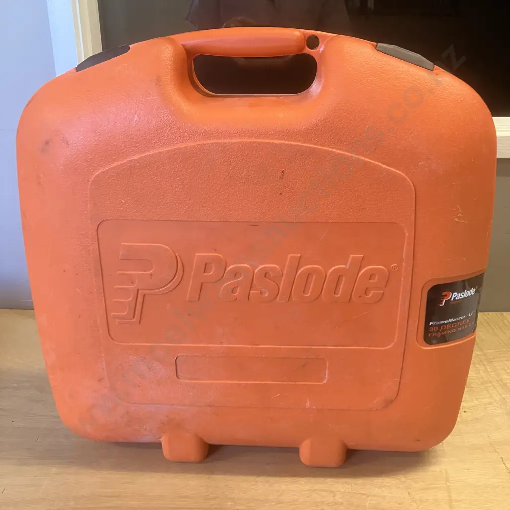 Paslode B20543 Impulse FrameMaster-Li 30 Degree Framing Nailer, 2 x Batteries, Charger, Manual, In Moulded Case Image 1++