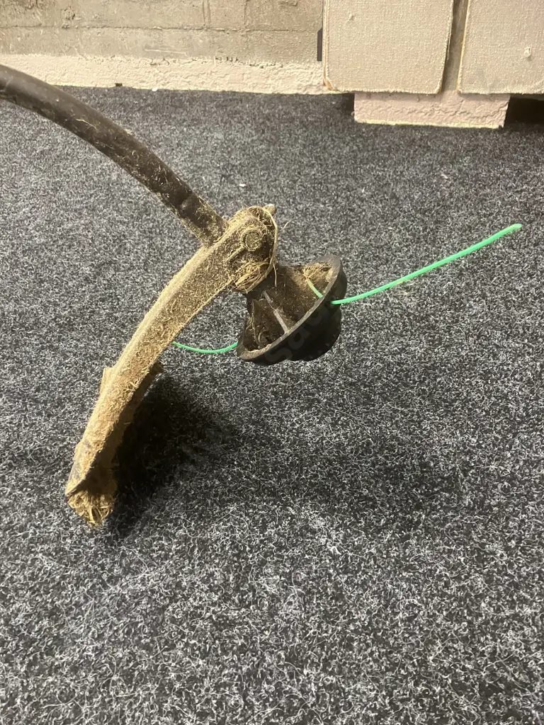 Homelite Petrol Fixed Shaft Line Trimmer HBLT25CNB 25cc 2-stroke D-Handle Image 1++