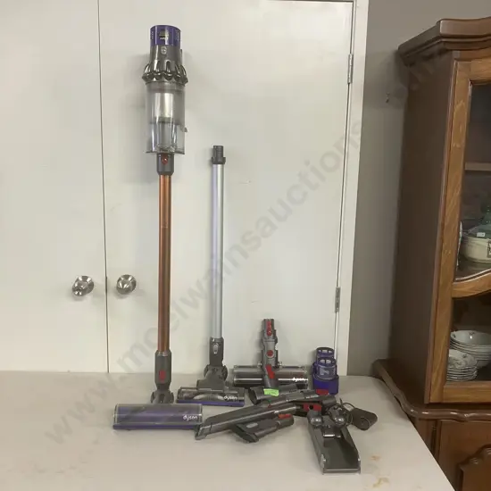 Dyson V10 (SV12) Cyclone Cordless Vacuum Cleaner with Accessories & Charging Dock