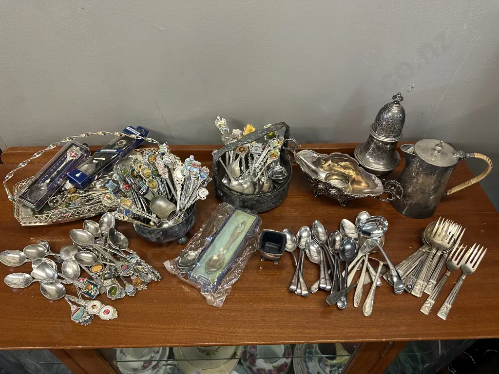 Large Assortment Of Collectors Teaspoons, Silverware Etc Image 1++