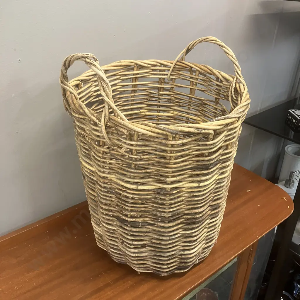 Vintage Wicker Basket With 2 Handles. 47 x 34cm Image 1++
