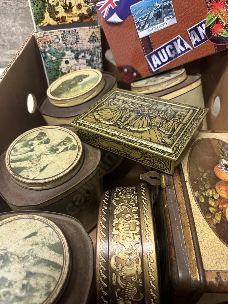 Selection of Vintage Tins Image 1++