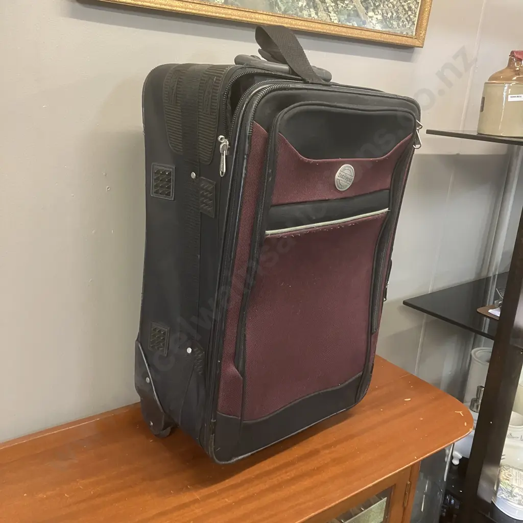 Intrepid Rolling Luggage 56cm Burgundy With duffle&co Duffle Bag Image 1++