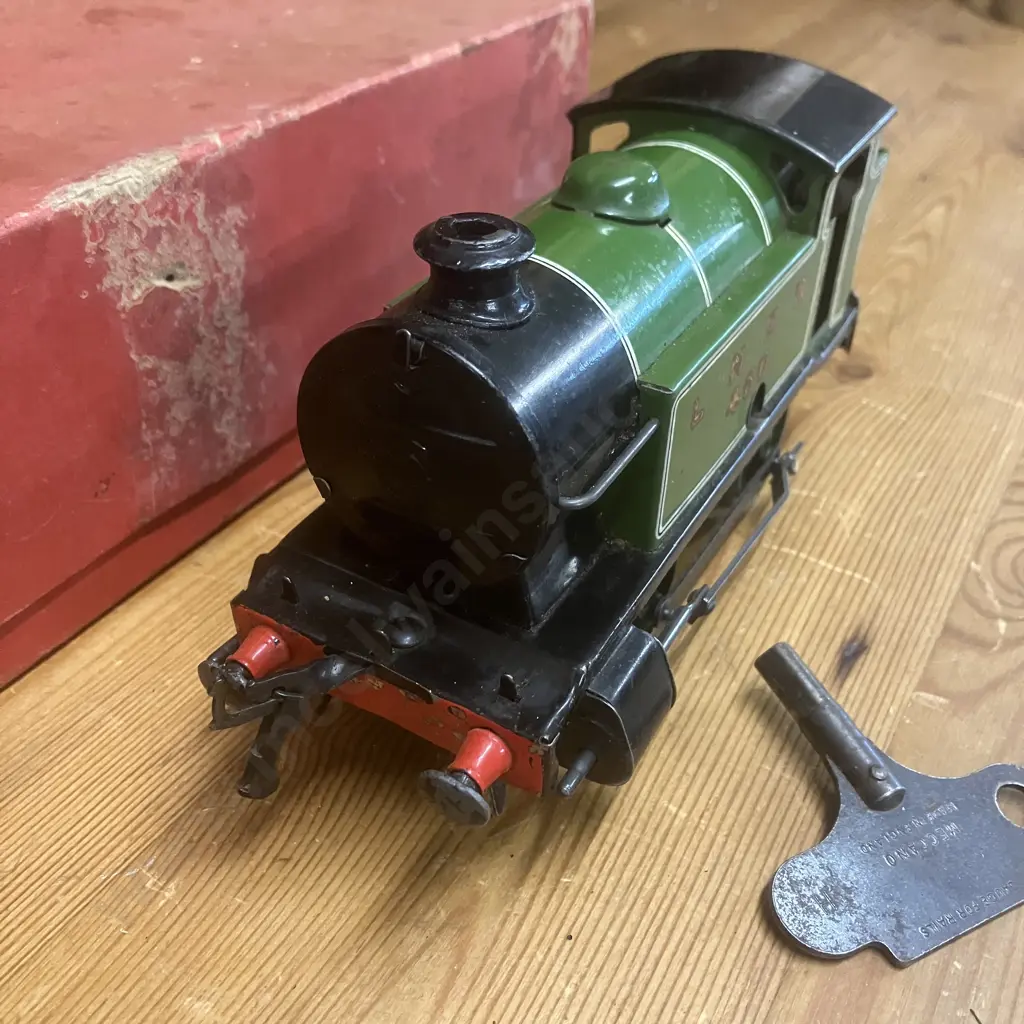 Hornby 1950s O Gauge Clockwork  No.101 'LNER 460' Green Tank Loco (Reversing) With Key,  Assorted Carriages & Rail Track Image 1++