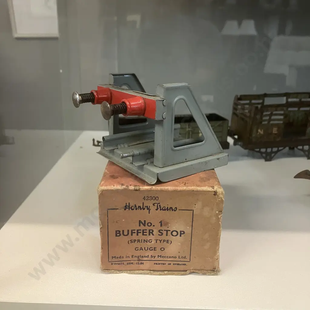 Hornby 1950s O Gauge Clockwork  No.101 'LNER 460' Green Tank Loco (Reversing) With Key,  Assorted Carriages & Rail Track Image 1++